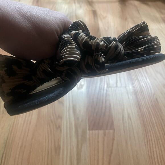 WHBM Leopard Print Crinkle Slides - Size 6 - Stylish! - Picture 2 of 5